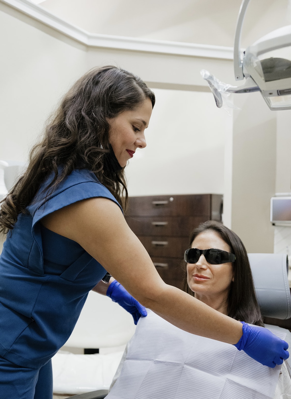 Anelisse Aesthetic Dental Design | Professional In-Office Teeth Whitening, Hollywood Porcelain Veneer Smile Transformations and Juvederm reg    Dermal Fillers