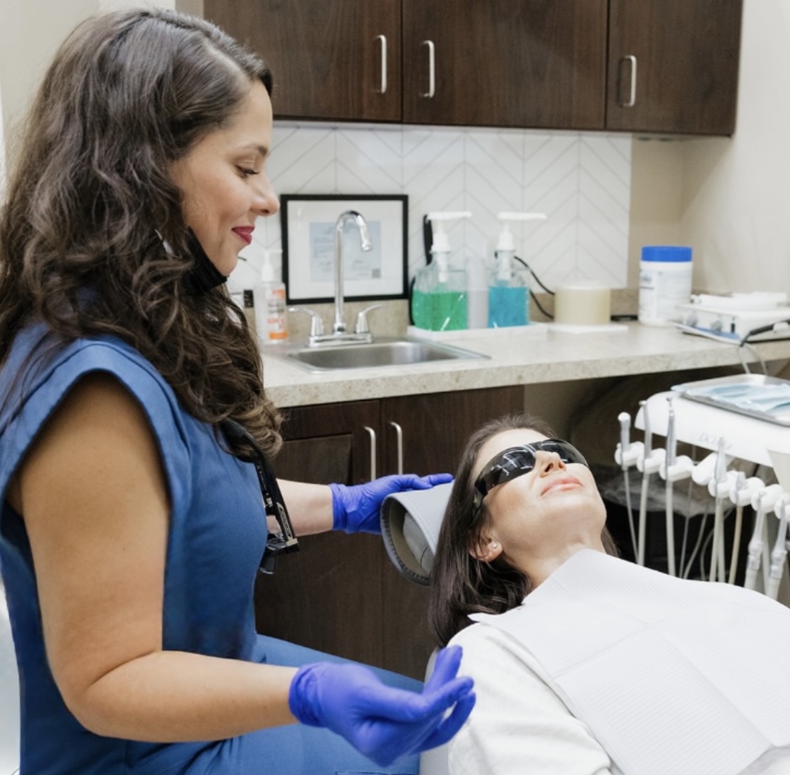 Anelisse Aesthetic Dental Design | Invisalign reg , Professional In-Office Teeth Whitening and Hollywood Porcelain Veneer Smile Transformations