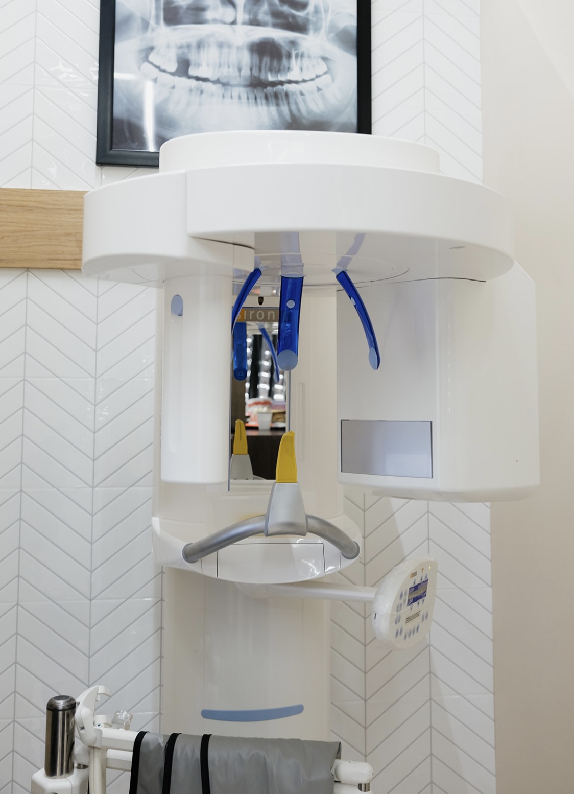 Anelisse Aesthetic Dental Design | ClearCorrect&reg;, Hollywood Porcelain Veneer Smile Transformations and Professional In-Office Teeth Whitening